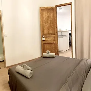 Superbe 16 , Paris França
