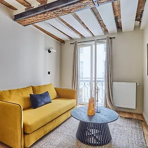 Center Of By Prestige , Paris França
