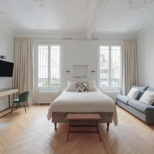 Quartier Champs Elysees 2 Free Netflix , Paris França